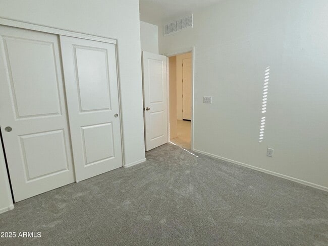Building Photo - 21133 E Raven Dr