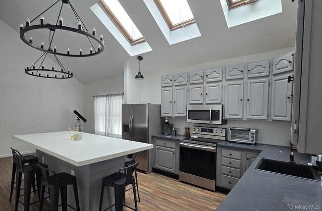 Building Photo - 537 Old Tacy Rd