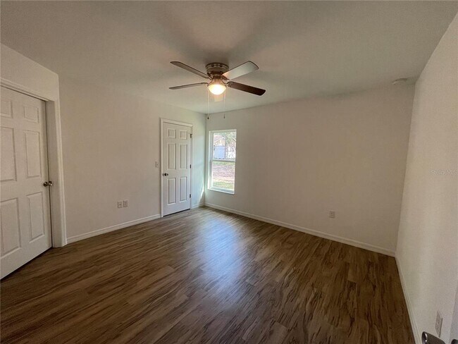 Building Photo - 914 Maple Ave