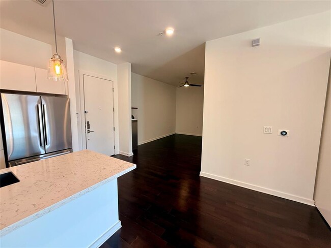 Building Photo - 207 W Johanna St