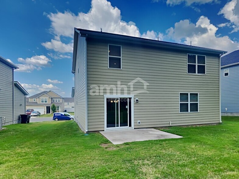 Building Photo - 428 Charity Ln