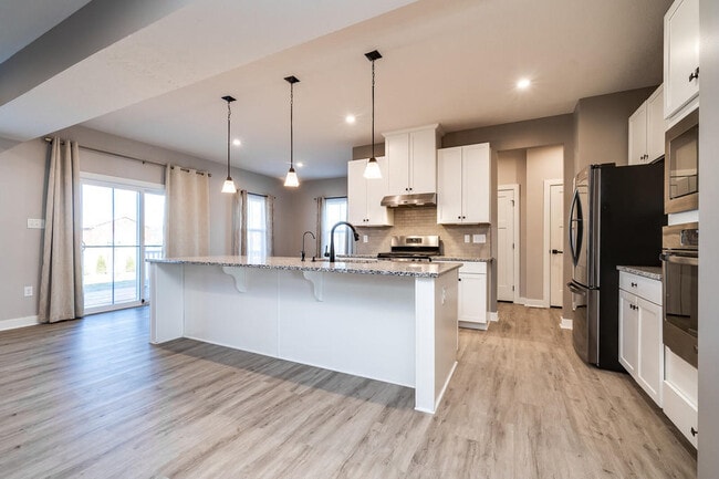 Building Photo - 2049 Creswell Dr