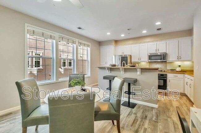 Building Photo - 3744 Whitworth Dr