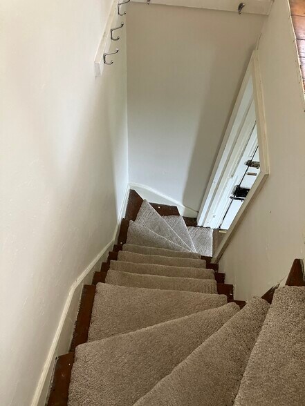 Building Photo - 228 W Franklin St