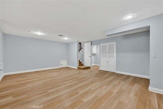 Building Photo - 3921 Calle Real