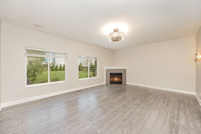 Building Photo - 1099 Bayswater Dr