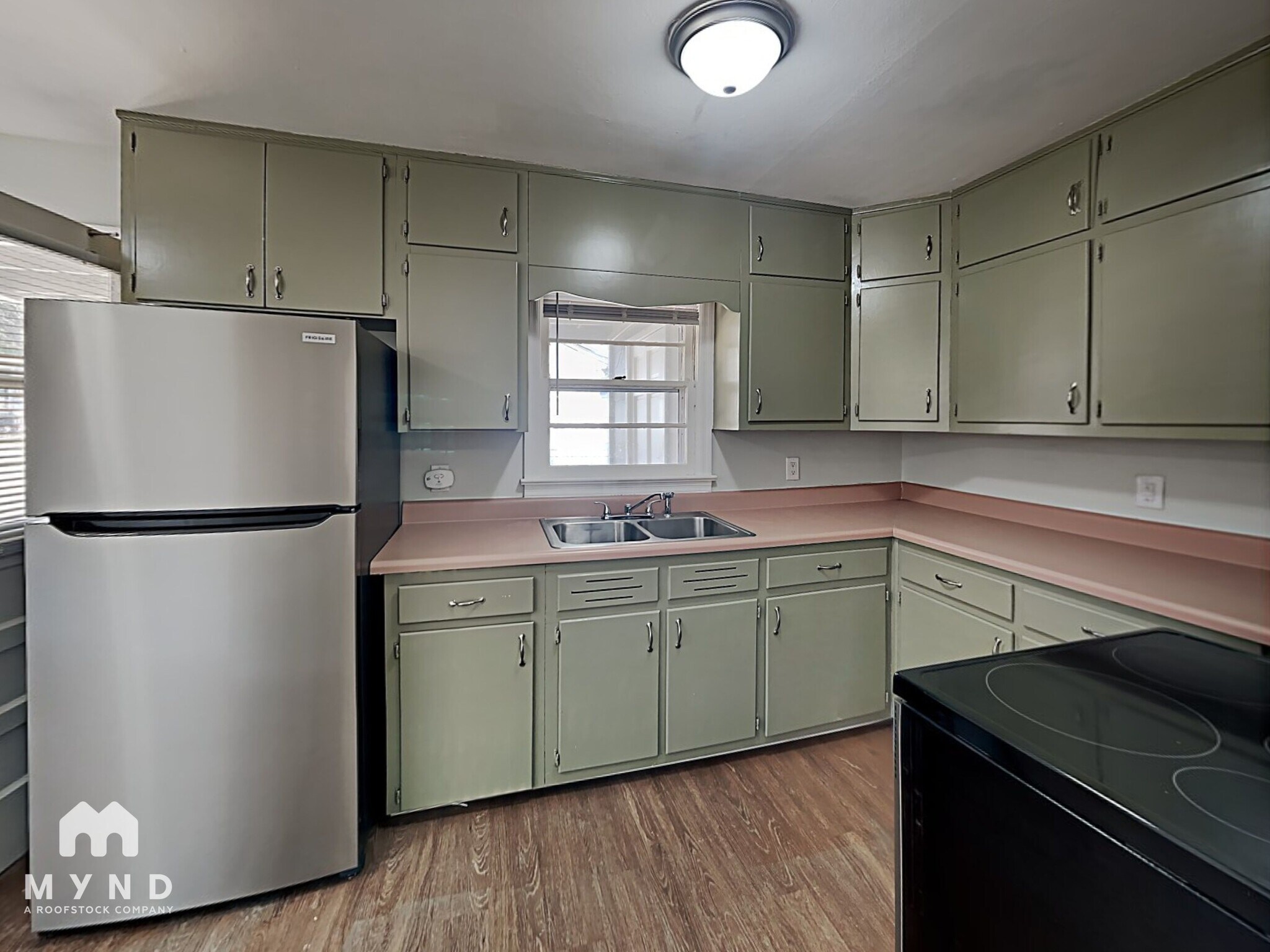 Building Photo - 924 Parkway Dr