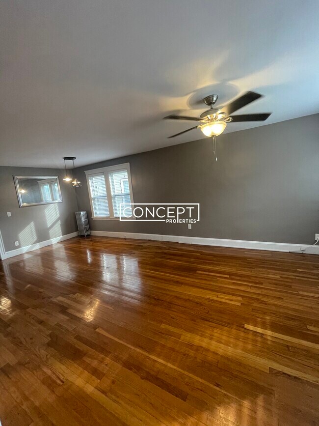 Building Photo - 8 Mill St