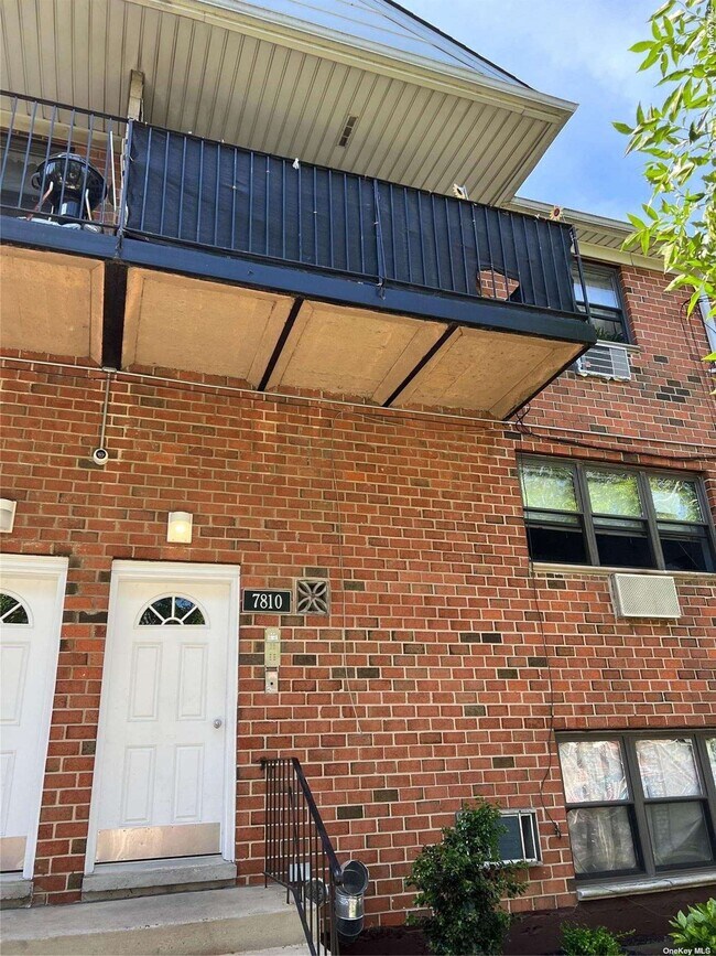 Building Photo - 78-10 153rd Ave