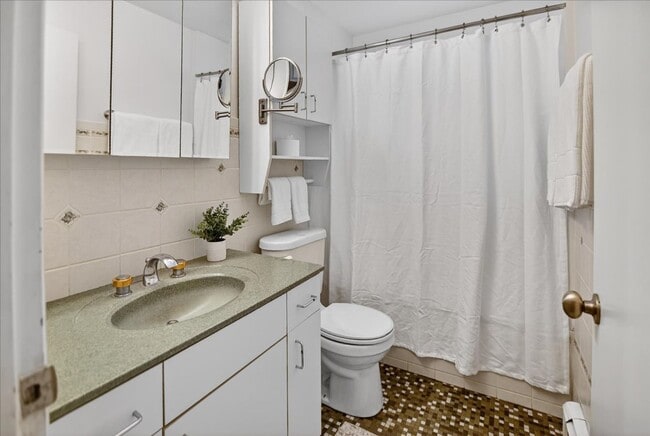 Building Photo - Urban Oasis on the Lake- Condo in Downtown Madison