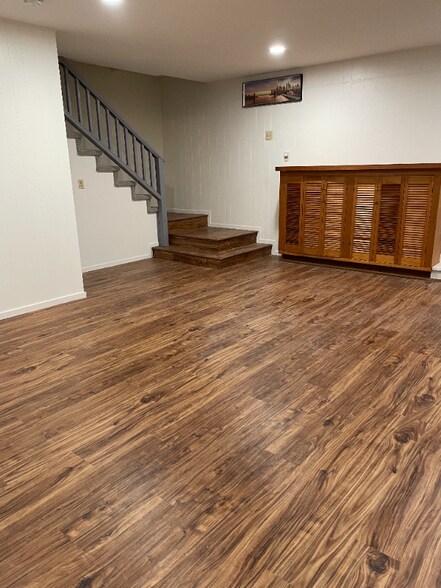 Building Photo - 1188 Carey Dr