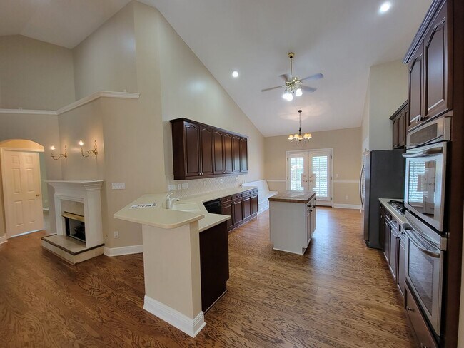 Building Photo - 3 bedroom home for rent in golden eagle's gated community, available July 6 2026, 2 car garage, f...