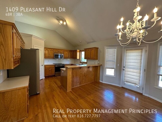 Building Photo - 1409 Pleasant Hill Dr