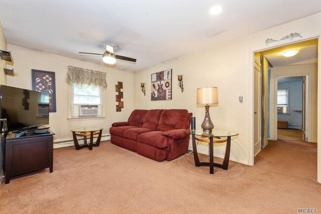 Building Photo - 341 Pin Oak Ln