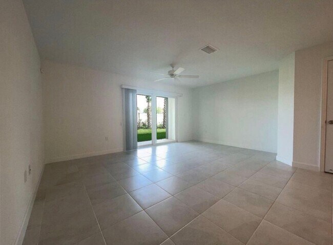 Building Photo - 6907 Broadwater Ln