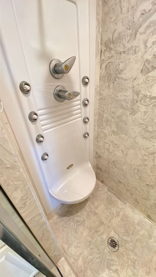 Building Photo - 3 BD 2 BA Home in the Bayou View School Di...