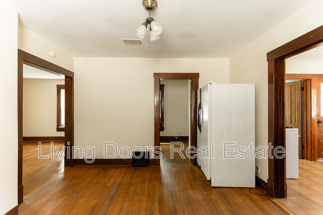 Building Photo - 1025 N 8th St