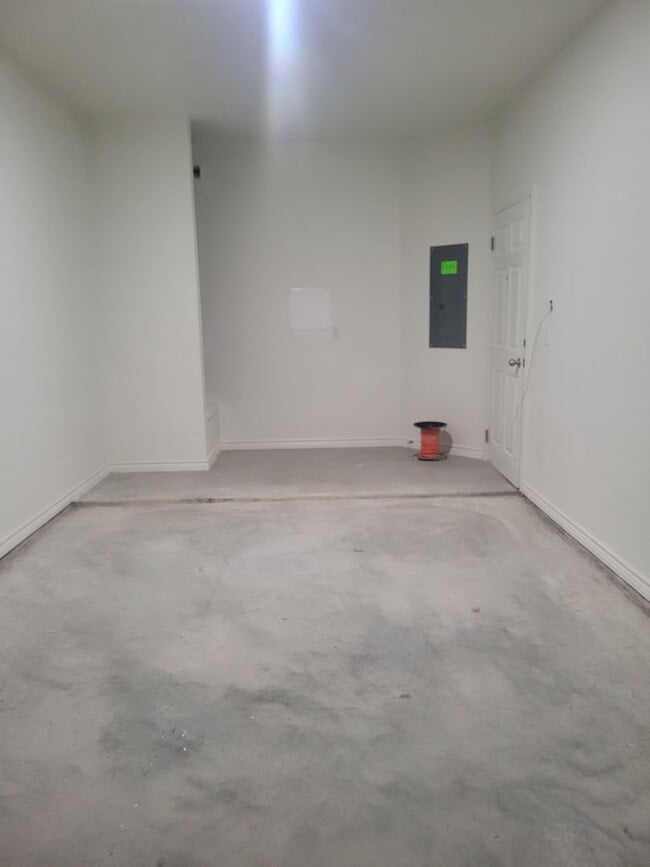 Building Photo - 2325 Zanoletti Ct