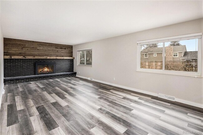 Building Photo - 8345 E Hinsdale Ave