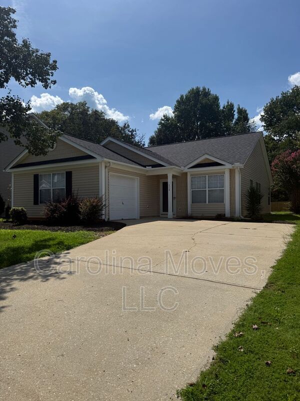 Building Photo - 210 Morell Dr