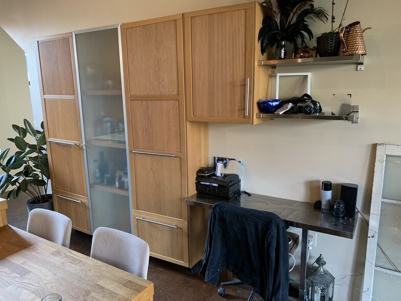 Built-in Desk & Cabinet - 27 Wareham St