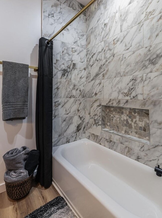 Building Photo - Karin's Kottage-New 2 Bedroom/2 Bath Furnished or Unfurnished Oasis for Lease