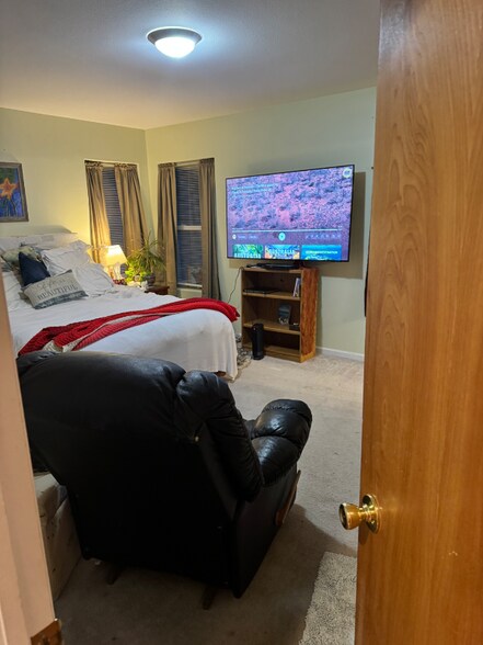 Building Photo - 626 Pines Slope Rd