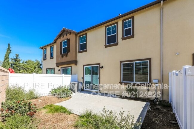 Building Photo - 28240 Heirloom Dr