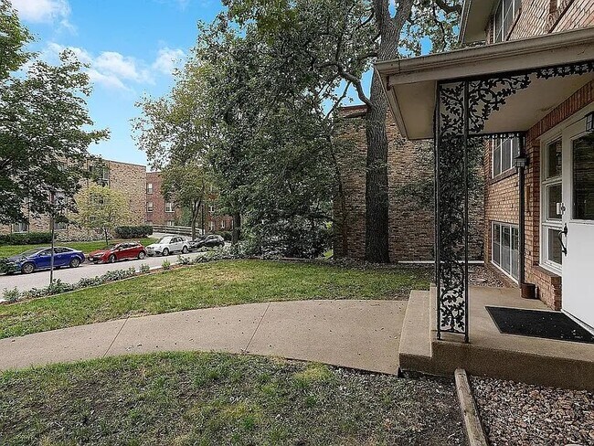 Building Photo - 508 Ridgewood Ave