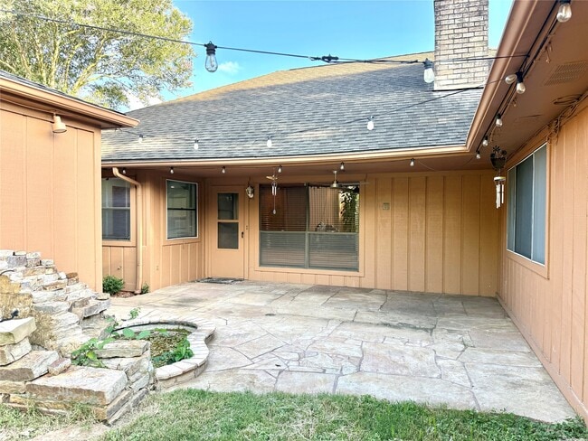 Building Photo - 9002 Sabastian Dr