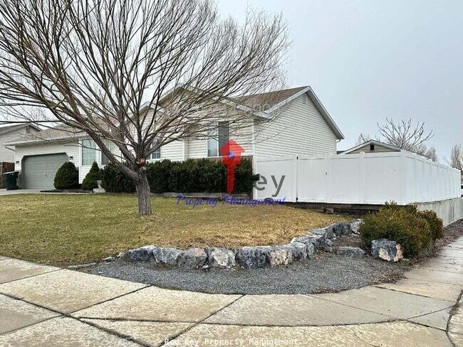 Building Photo - 550 E Single Family Home