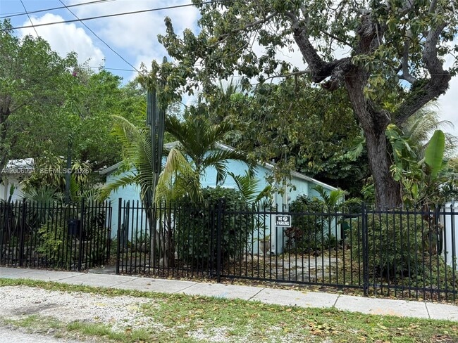 Building Photo - 294 NE 57th St