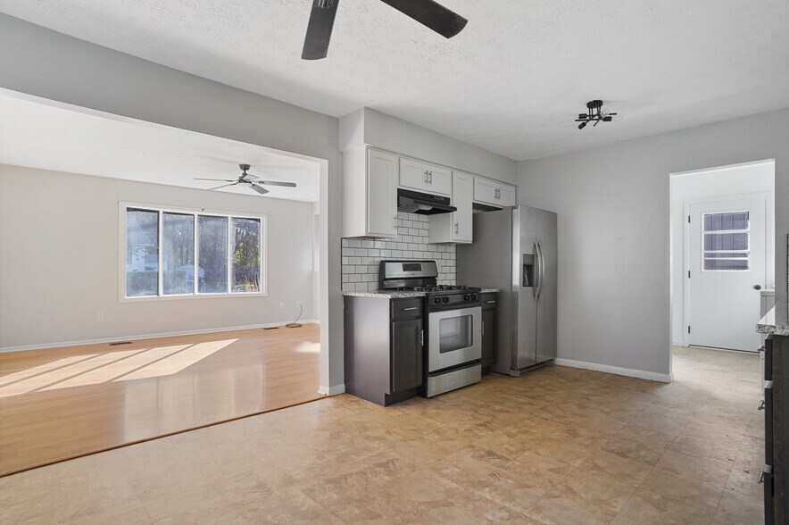 Building Photo - 5758 Beech Dr