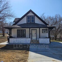 Building Photo - 3901 Curtis Ave