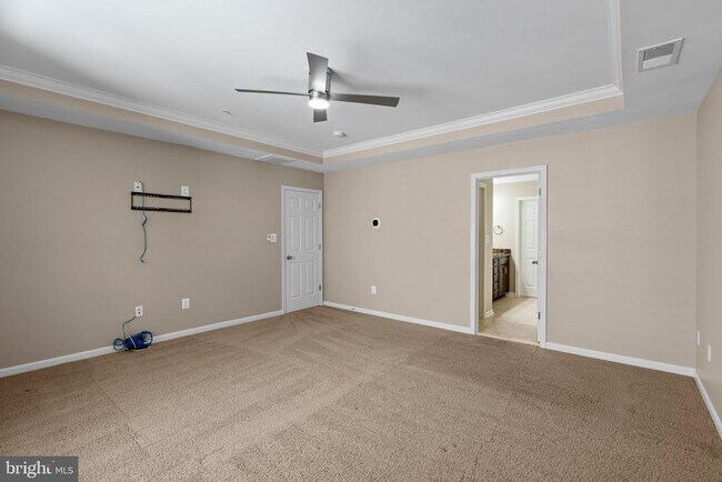 Building Photo - 920 St Martins Loop