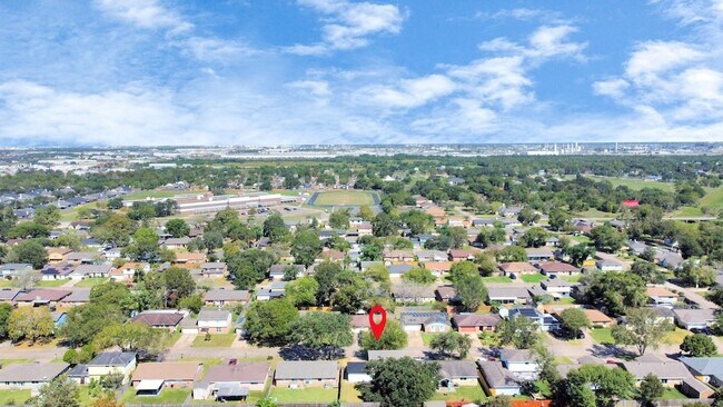 Building Photo - 9912 Cardinal St