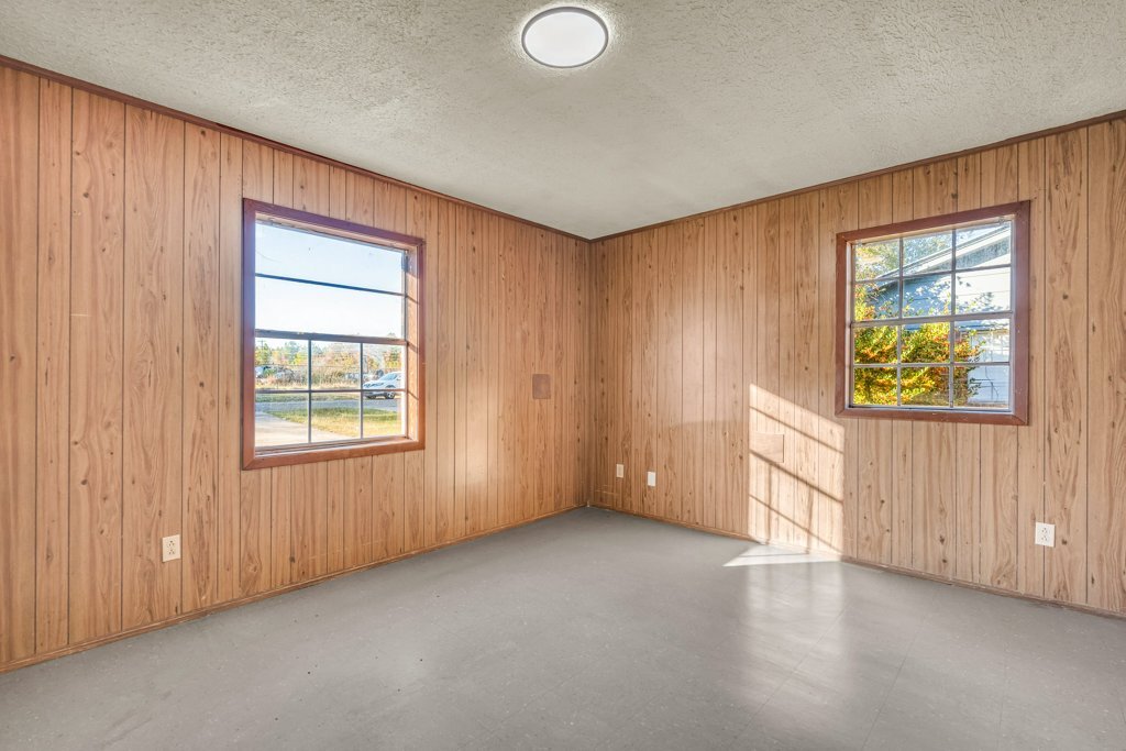 Building Photo - 340 Wyman Dr