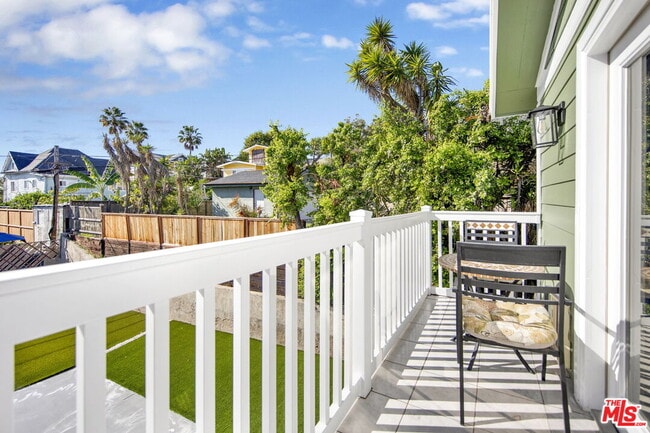 Building Photo - 2124 Reservoir St