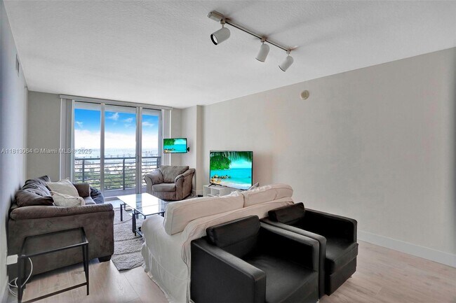 Building Photo - 325 S Biscayne Blvd