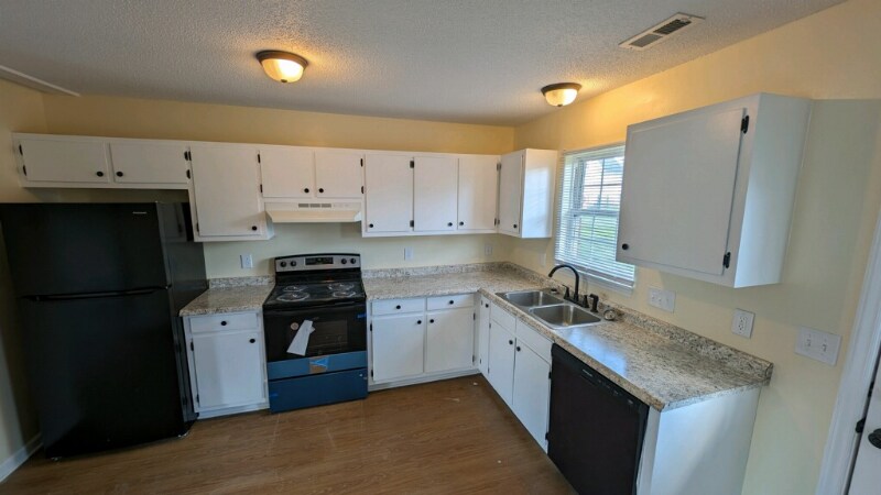 Building Photo - 425 Elmira St