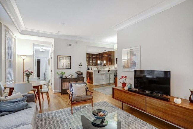 Building Photo - 1323 Clifton St NW