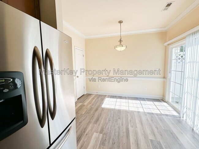 Building Photo - 205 Old Grove Ln