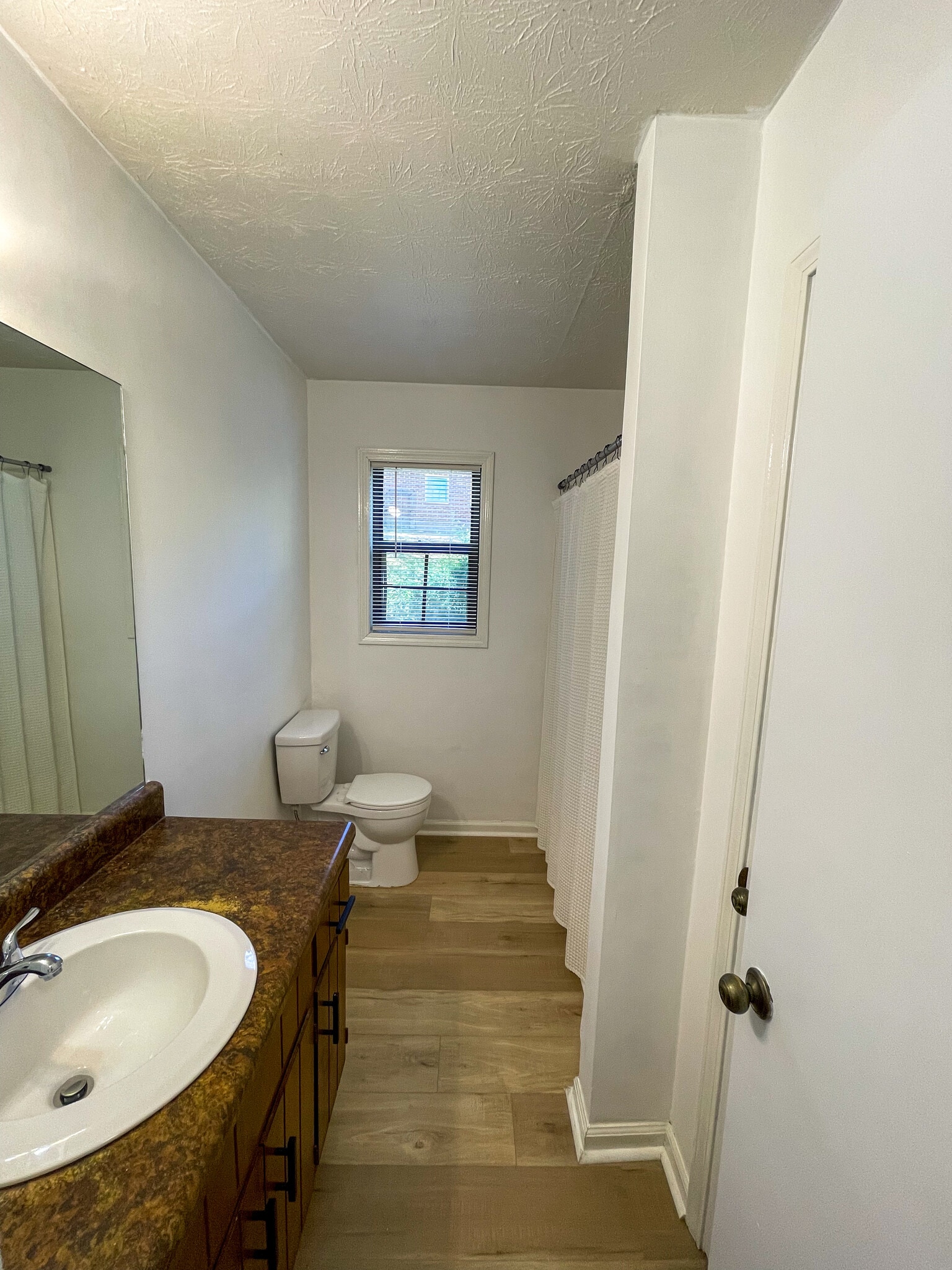 Building Photo - 1043 Chestnut Oak Ct NE