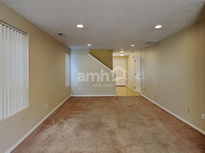 Building Photo - 20592 SW Gracie St
