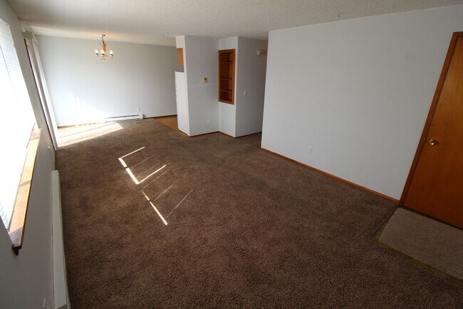 Building Photo - 1223 E Nora Ave