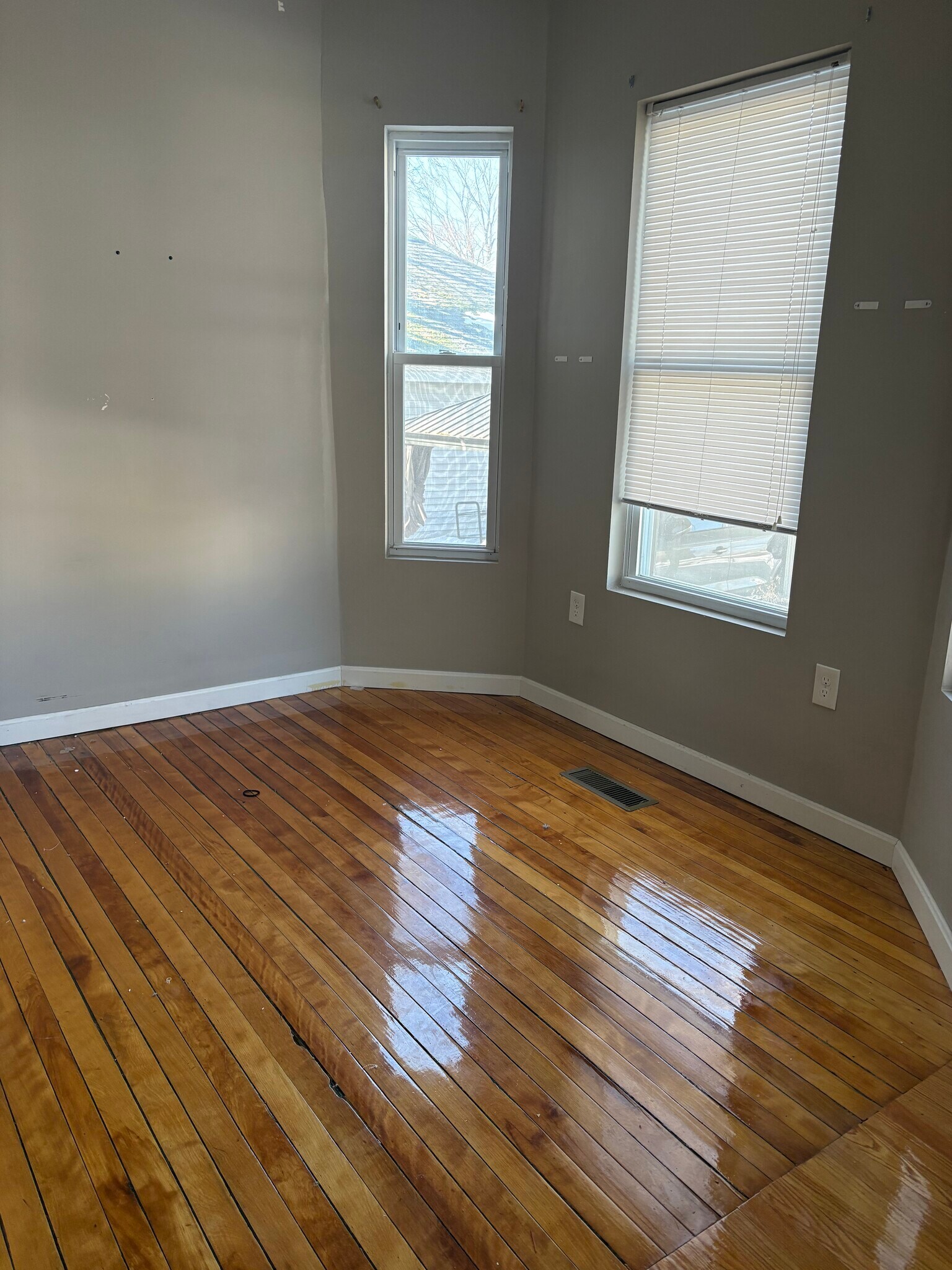 Building Photo - 18 Upham St