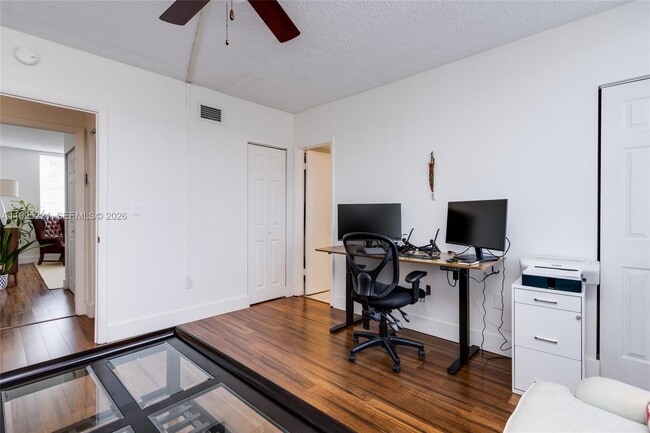 Building Photo - 1651 NE 115th St