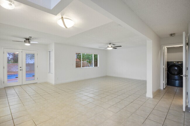 Building Photo - 9001 Feather River Ct