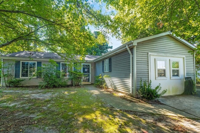 Primary Photo - 4 Bed 3 Bath Home for rent in Newport News
