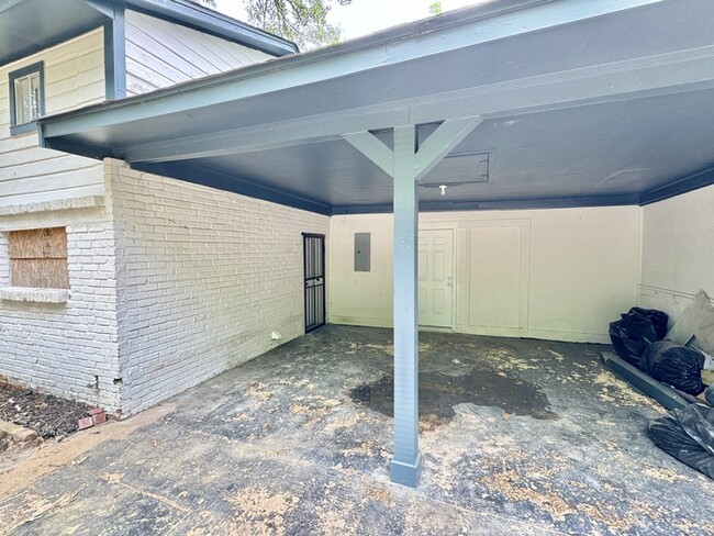 Building Photo - 1413 Ferguson Rd